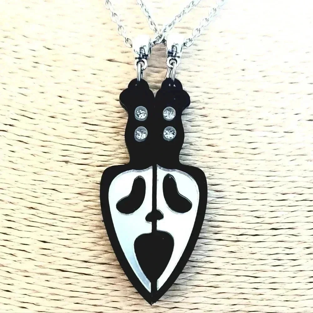 Ghostface Scream Hot Necklace 2